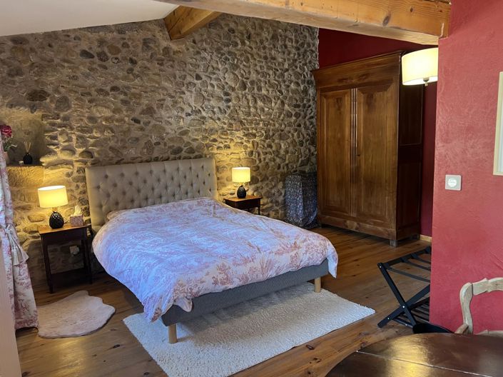 Image No.8-7 Bed House for sale