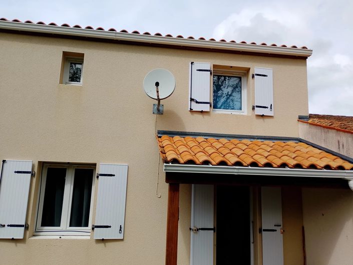 Image No.1-4 Bed House for sale