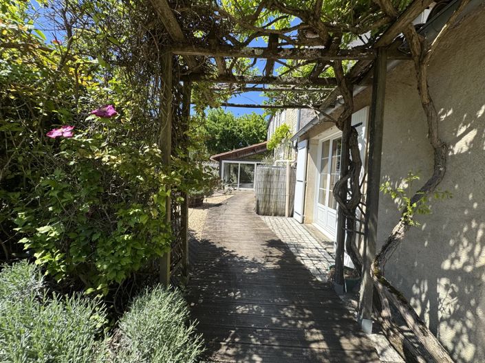 Image No.15-3 Bed House for sale