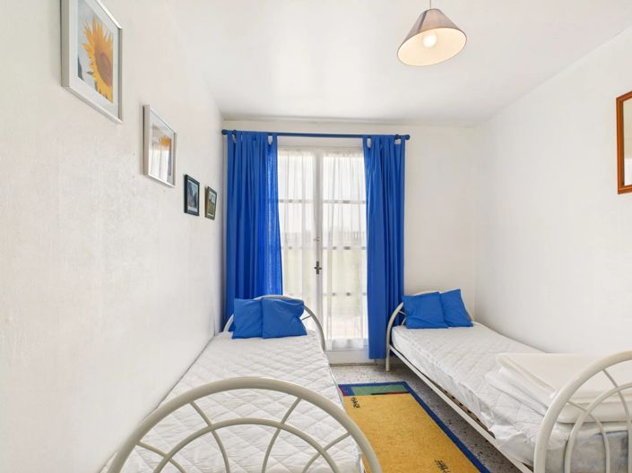 Image No.9-3 Bed House for sale