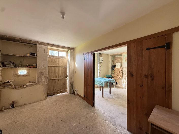 Image No.5-2 Bed House for sale