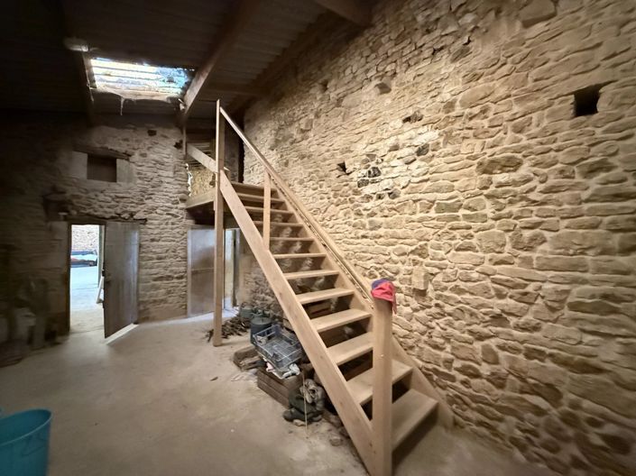 Image No.9-2 Bed House for sale