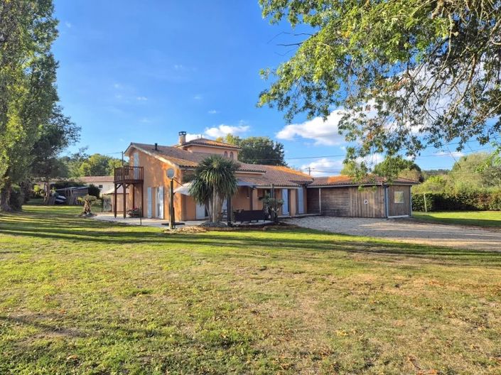 Image No.2-4 Bed House for sale