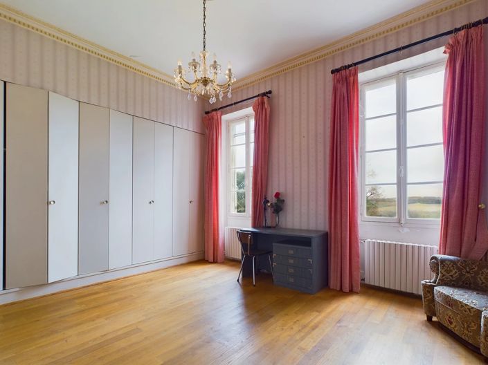 Image No.11-6 Bed House for sale