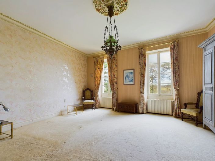 Image No.12-6 Bed House for sale