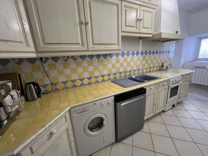 Image No.11-3 Bed House for sale