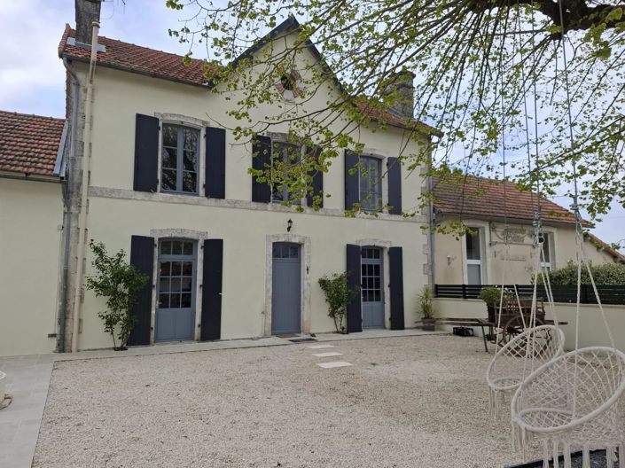 Image No.1-4 Bed House for sale
