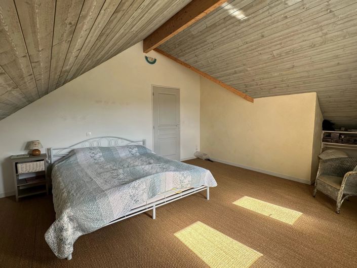 Image No.11-5 Bed House for sale