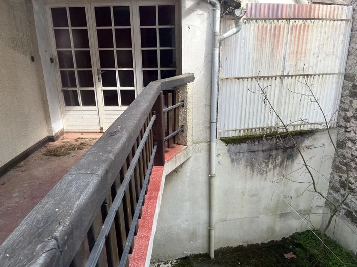 Image No.10-3 Bed House for sale