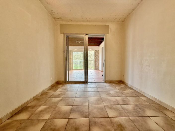 Image No.7-7 Bed House for sale