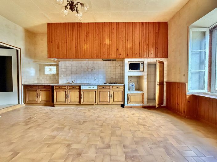 Image No.9-7 Bed House for sale