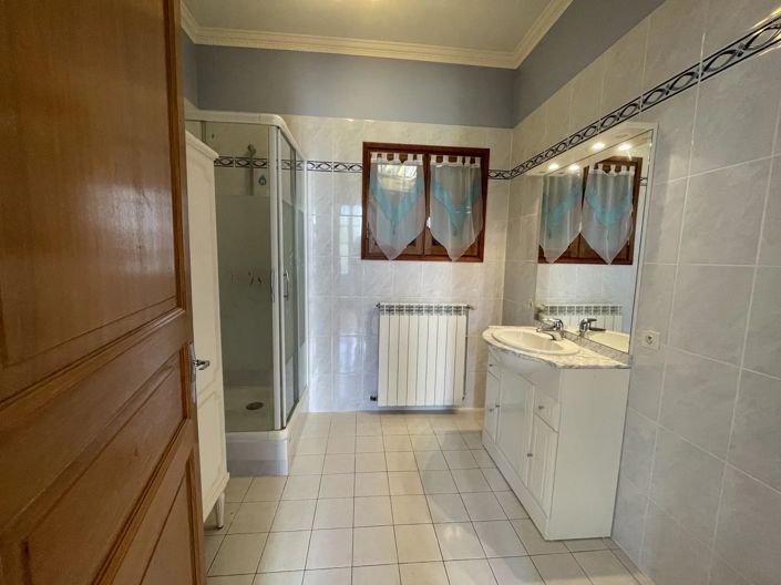 Image No.15-3 Bed House for sale