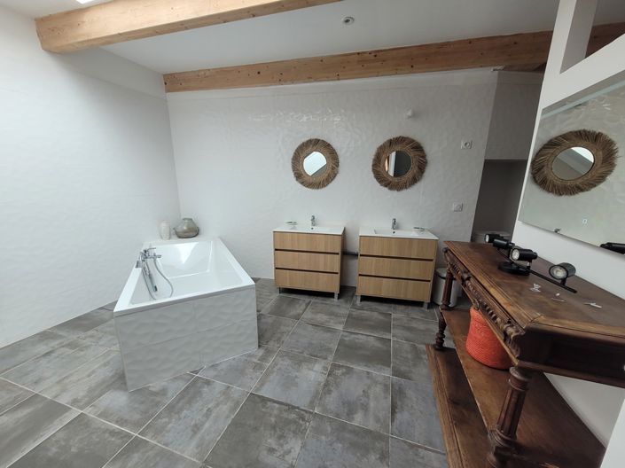 Image No.15-8 Bed House for sale