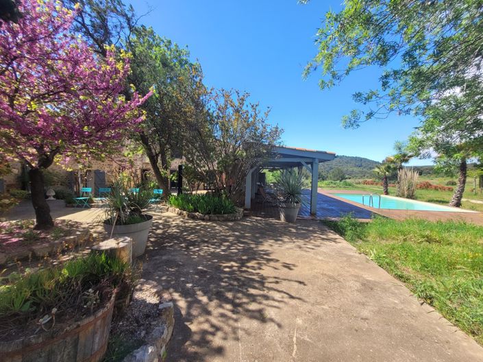 Image No.7-8 Bed House for sale