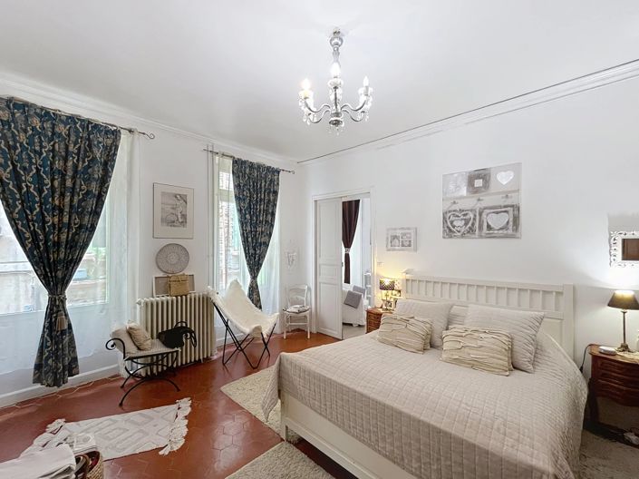 Image No.8-7 Bed House for sale