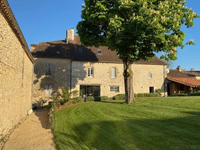 Image No.1-4 Bed House for sale