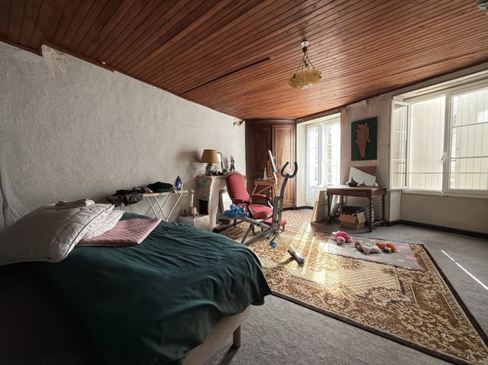 Image No.10-3 Bed House for sale