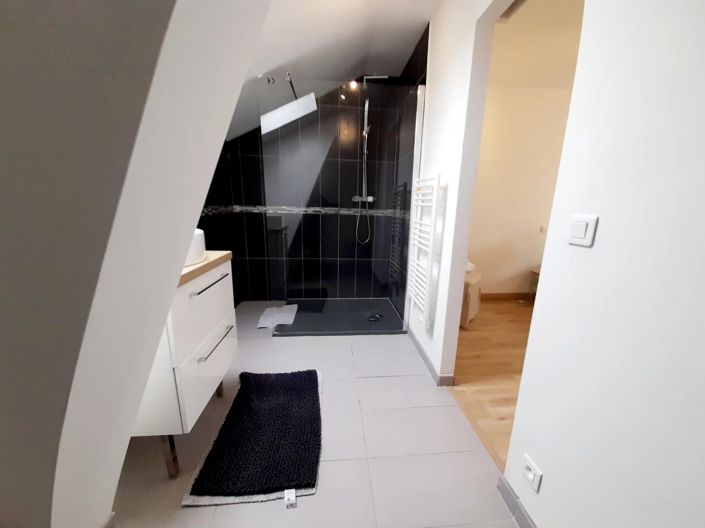 Image No.10-8 Bed House for sale