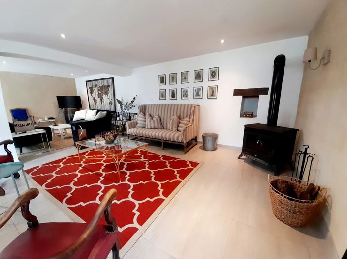 Image No.3-8 Bed House for sale