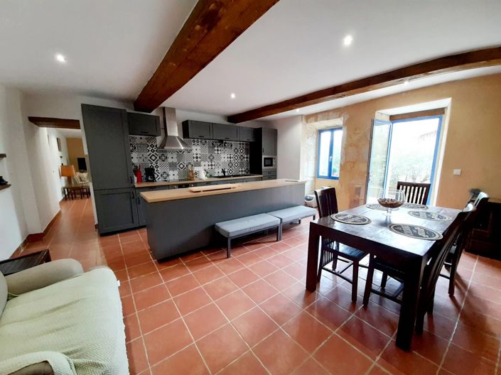 Image No.8-8 Bed House for sale