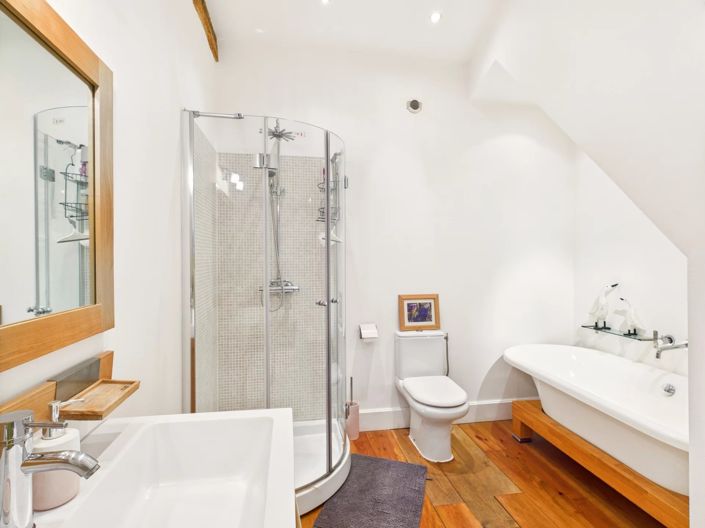 Image No.10-4 Bed Village House for sale