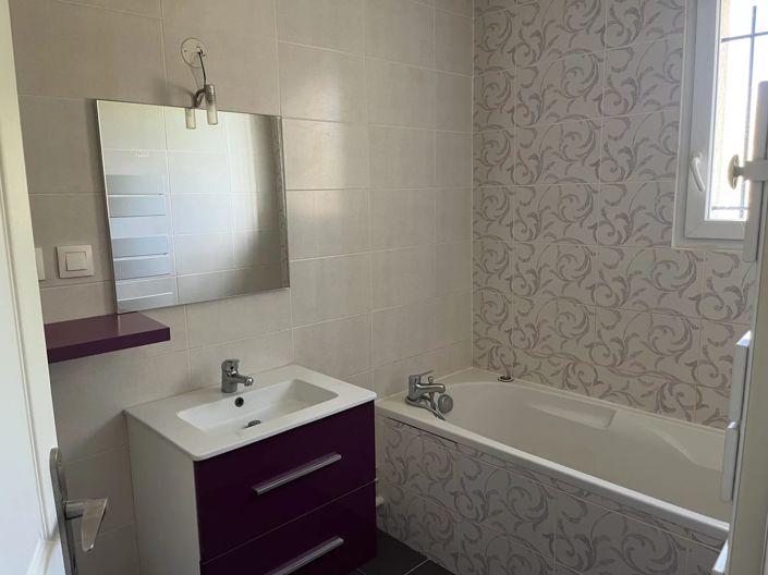 Image No.14-3 Bed House for sale