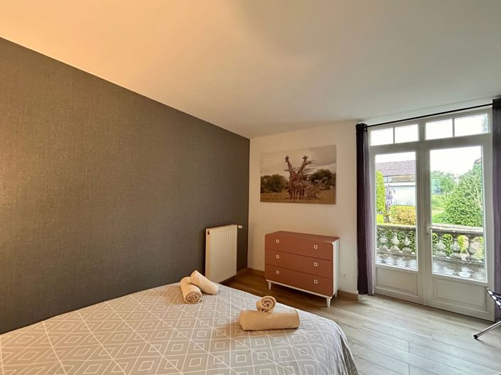 Image No.6-5 Bed House for sale