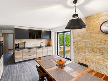 d85d637ee2e40b88a15b466242549eca54780ee89c200