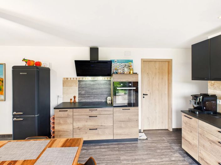 Image No.9-5 Bed House for sale