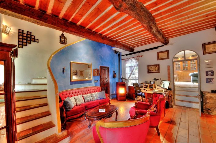 Image No.7-9 Bed House for sale