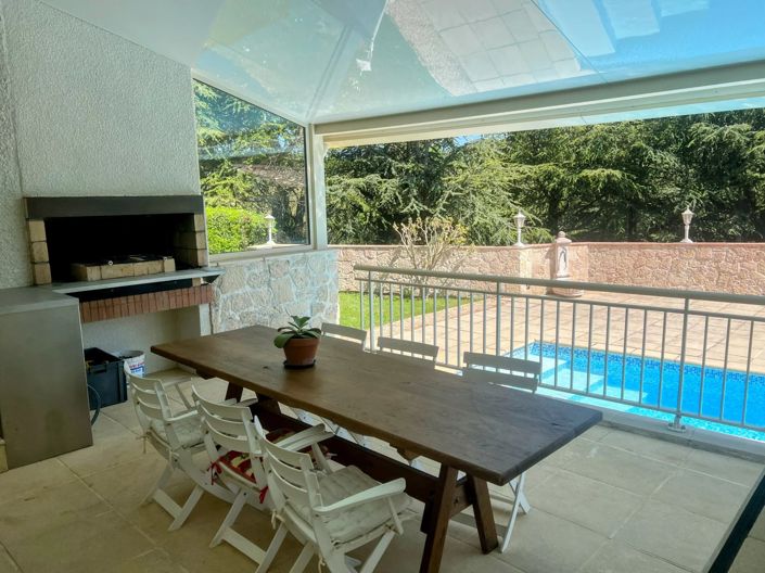 Image No.6-5 Bed House for sale