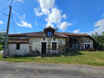 1 - Montemboeuf, Village House