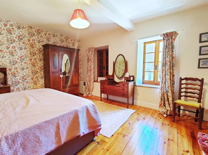 Image No.10-3 Bed House for sale