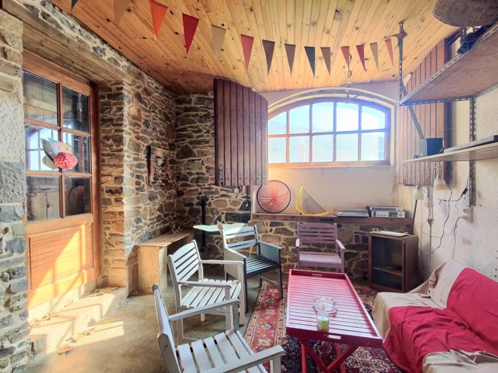 Image No.8-8 Bed House for sale