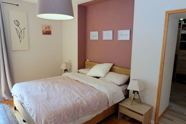 Image No.9-3 Bed House for sale