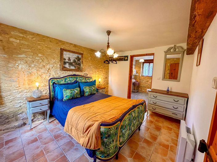Image No.12-7 Bed House for sale