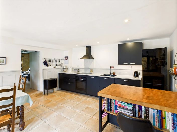 Image No.6-7 Bed House for sale