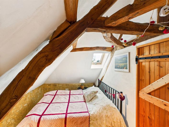 Image No.8-7 Bed House for sale