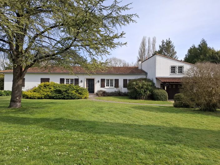 Image No.1-5 Bed Village House for sale