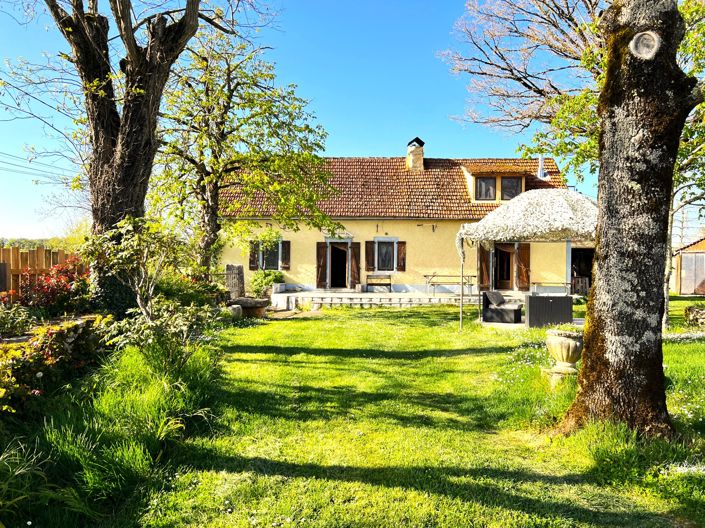 Image No.1-4 Bed Village House for sale