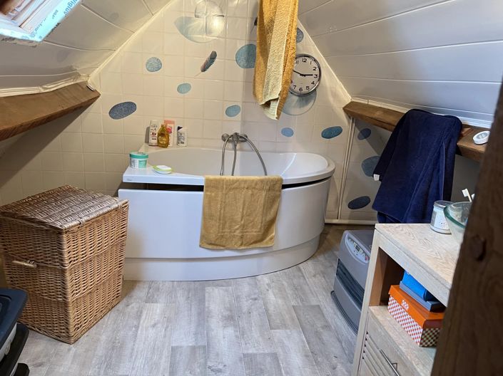 Image No.9-4 Bed House for sale