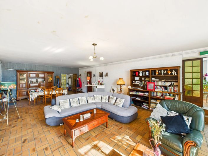 Image No.10-10 Bed House for sale