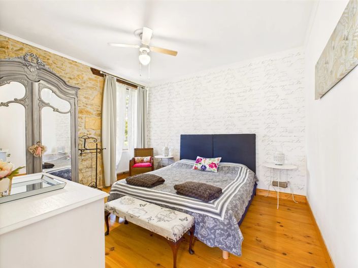 Image No.5-6 Bed House for sale