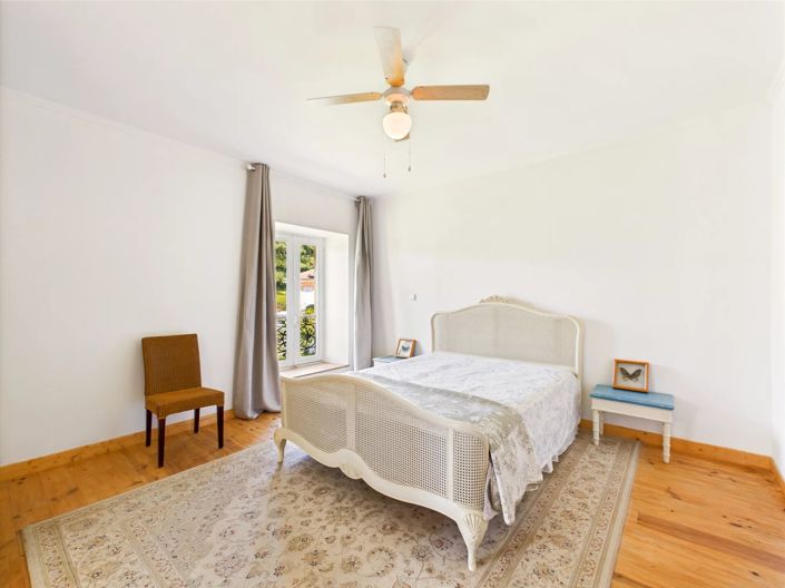 Image No.6-6 Bed House for sale