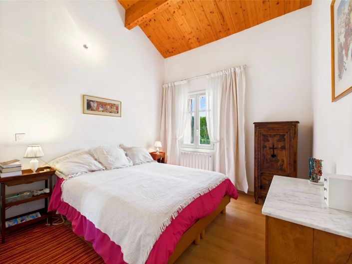 Image No.8-2 Bed House for sale