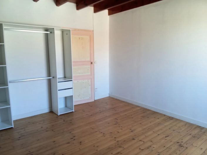 Image No.15-3 Bed House for sale