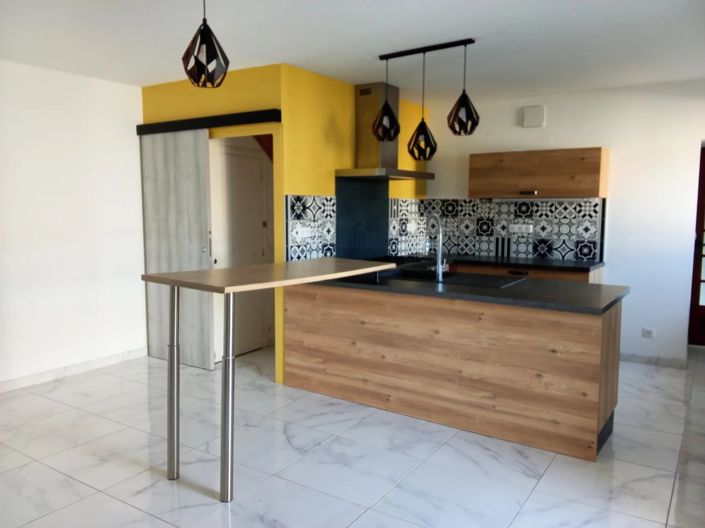 Image No.3-3 Bed House for sale