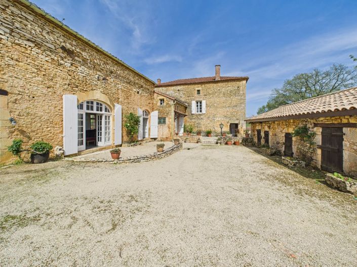Image No.1-6 Bed House for sale