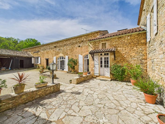 Image No.1-6 Bed House for sale