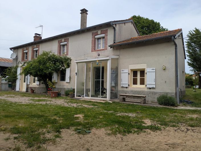 Montmorillon, House